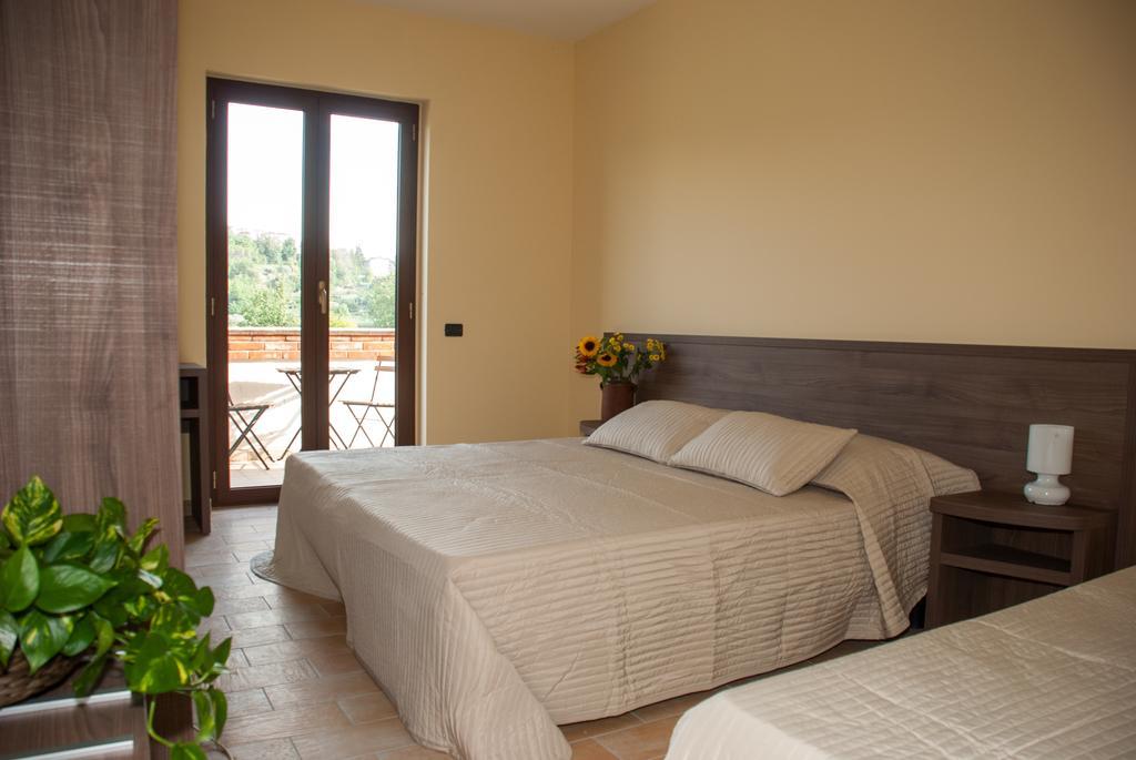 Casa Delfico Ristoro In Famiglia Casa de hóspedes Teramo Quarto foto
